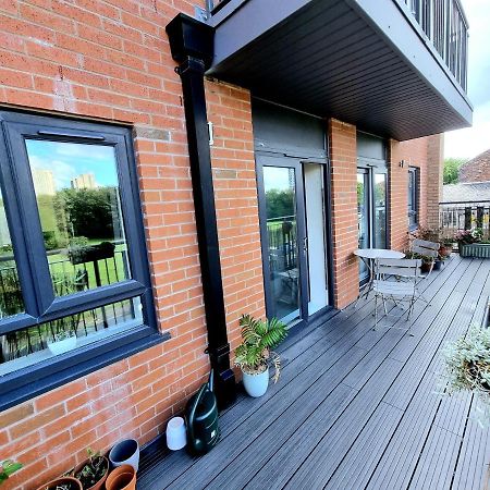 Luxury 2-Bedroom Service Apartment With Balcony Manchester Exterior foto